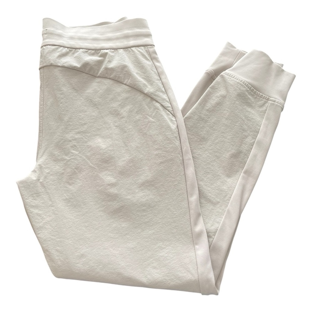 Athleta Headlands Hybrid jogger in the color Oyster